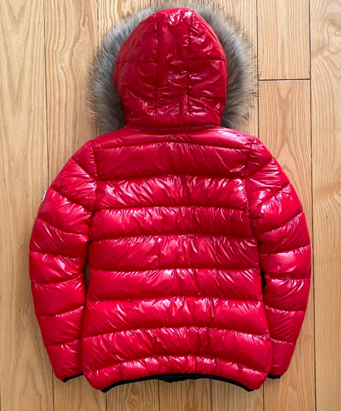 ДАМСКО ЗИМНО ЯКЕ MОNCLER