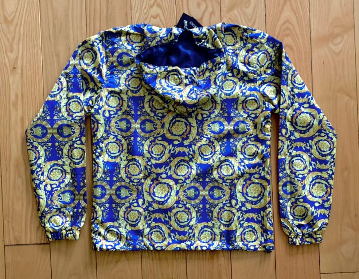 ТЪНКО ЯКЕ VERSACE- ТИП ВЕТРОВКА