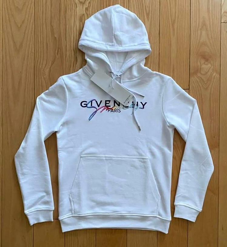 СУИЧЪР GIVENCHY