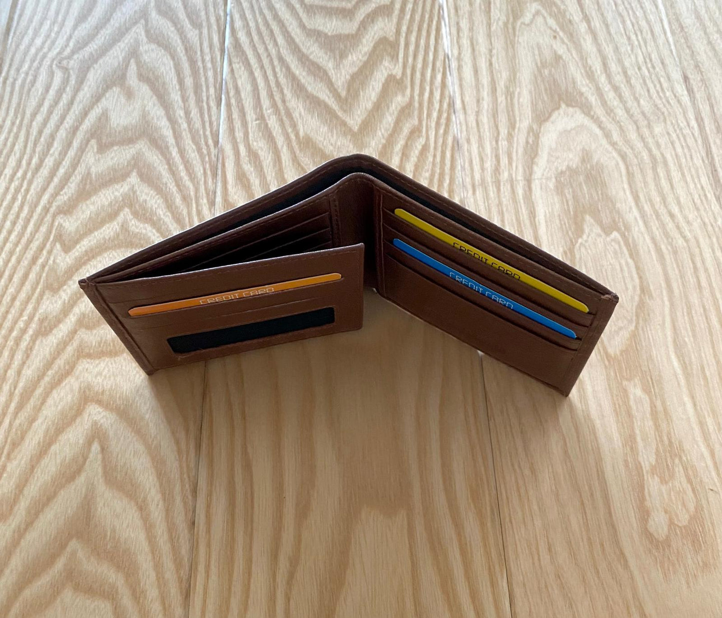 ПОРТМОНЕ ОТ ЕСТЕСТВЕНА КОЖА BOSS