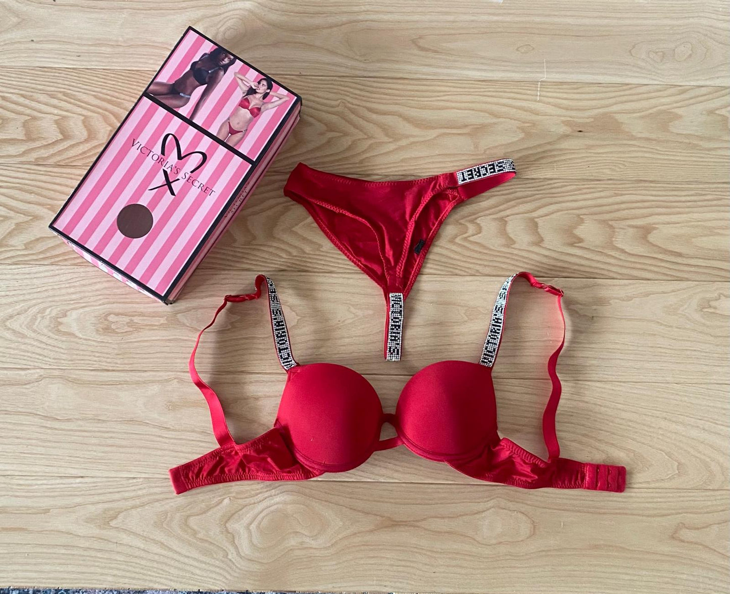 ДАМСКО БЕЛЬО VICTORIA'S SECRET