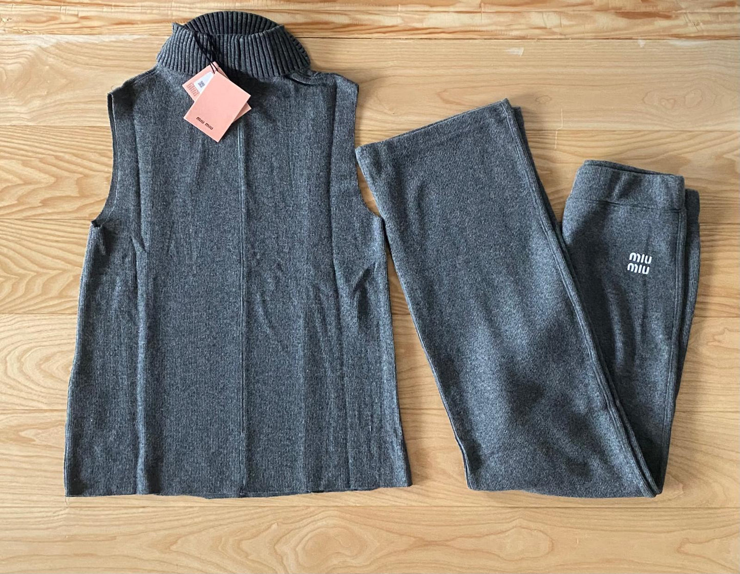 ДАМСКИ КОМПЛЕКТ MIU00001