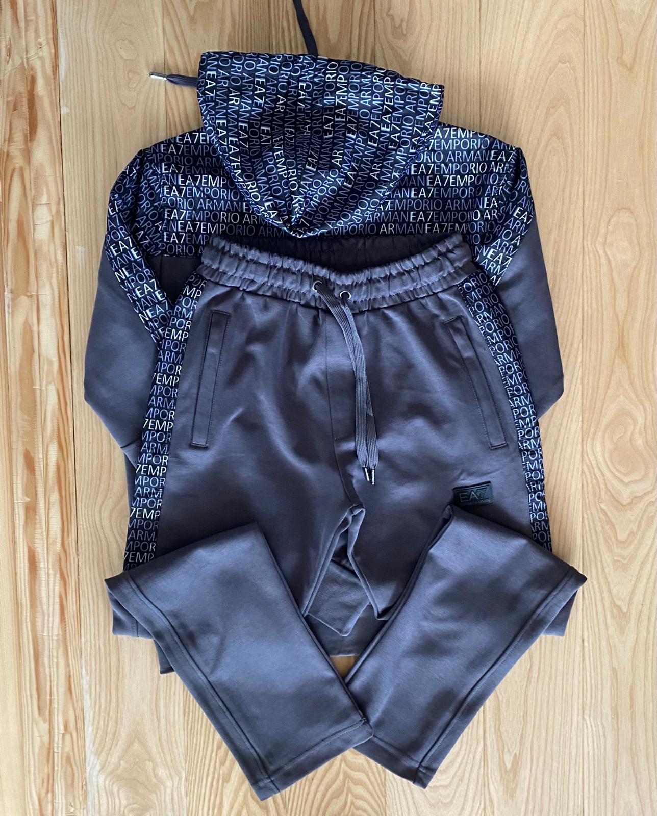 ЕКИП EMPORIO ARMANI