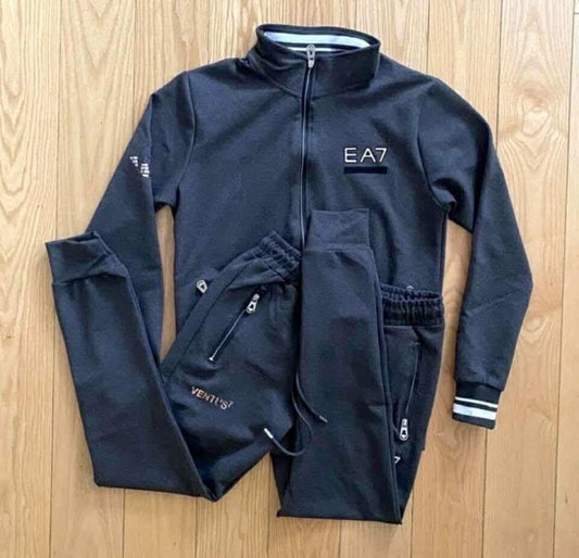 ЕКИП EMPORIO ARMANI