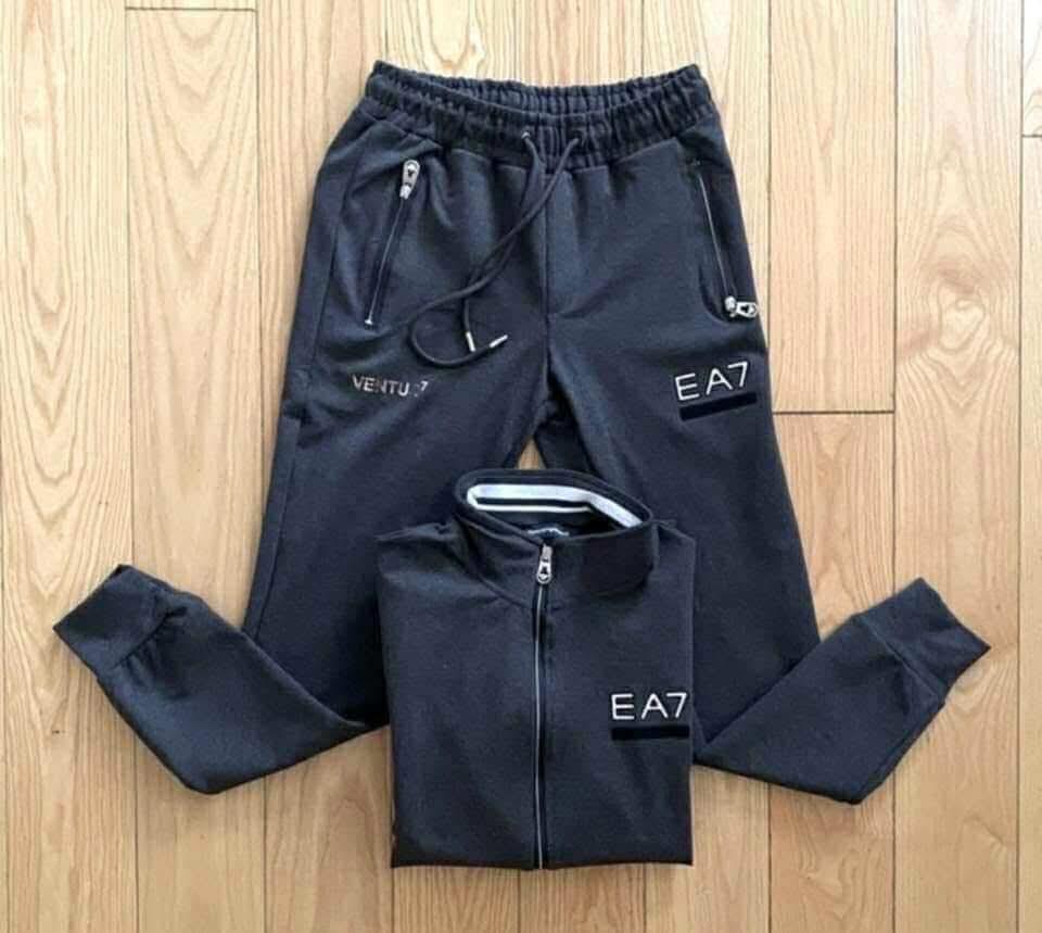 ЕКИП EMPORIO ARMANI