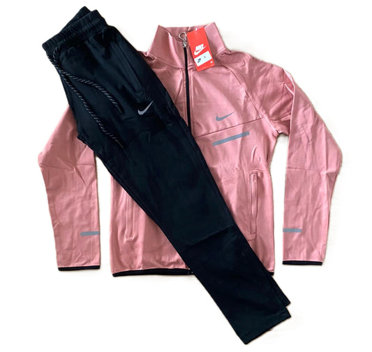 Дамски спортен екип Nike