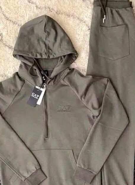 Cпортен екип Emporio Armani EA7