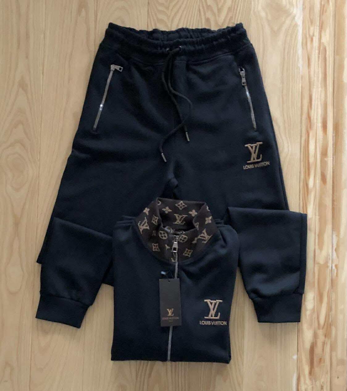 ЕКИП LOUIS VUITTON