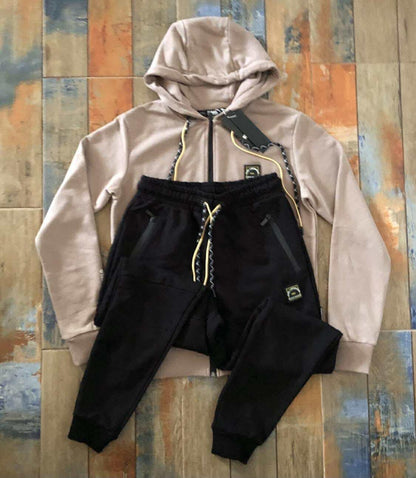 ЕКИП KARL LAGERFELD