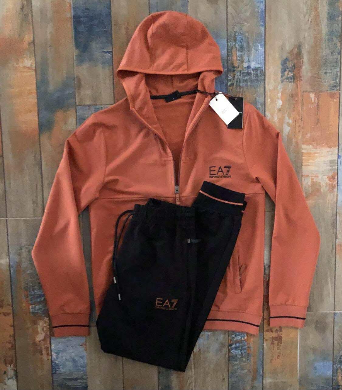 ЕКИП EMPORIO ARMANI