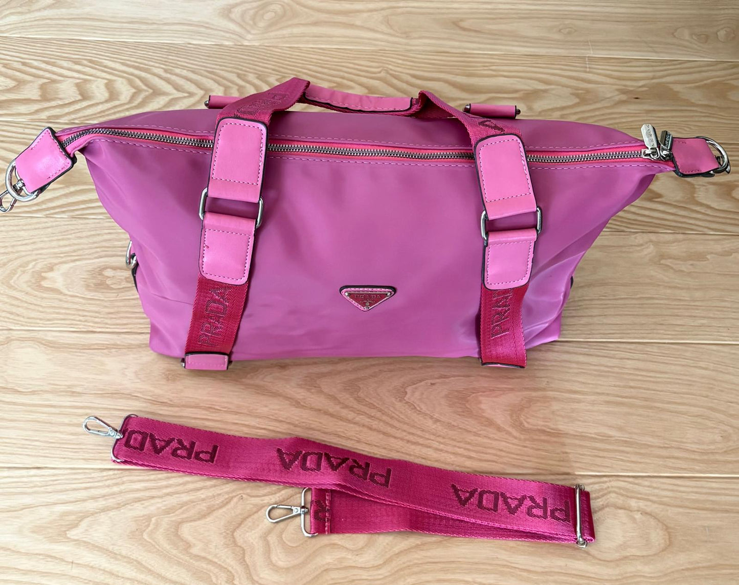 ДАМСКА ЧАНТА PRADA