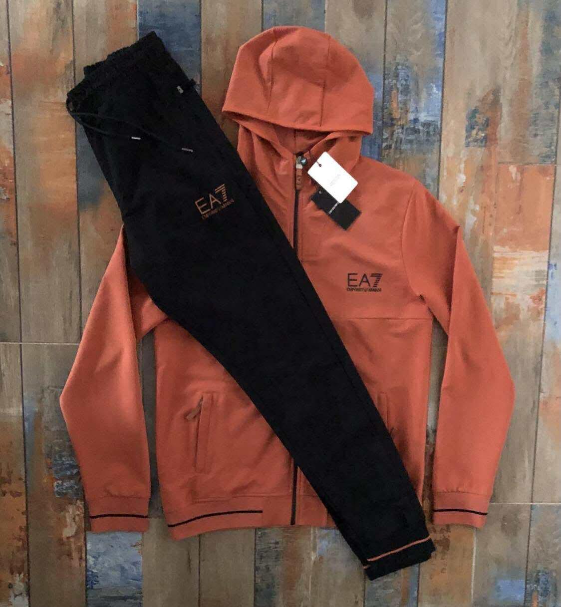 ЕКИП EMPORIO ARMANI