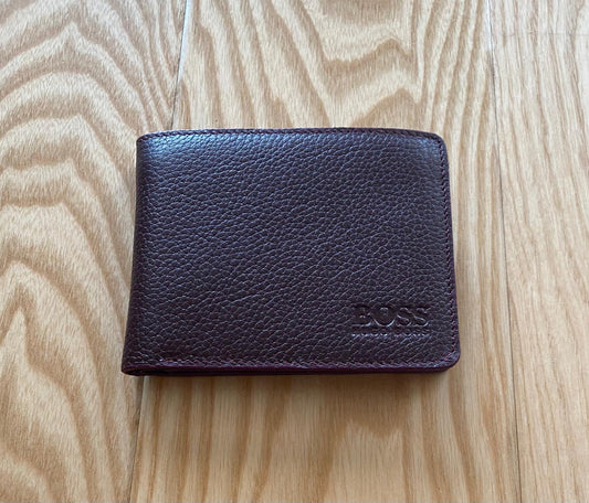 ПОРТМОНЕ ОТ ЕСТЕСТВЕНА КОЖА BOSS