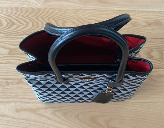 ДАМСКА ЧАНТА PRADA