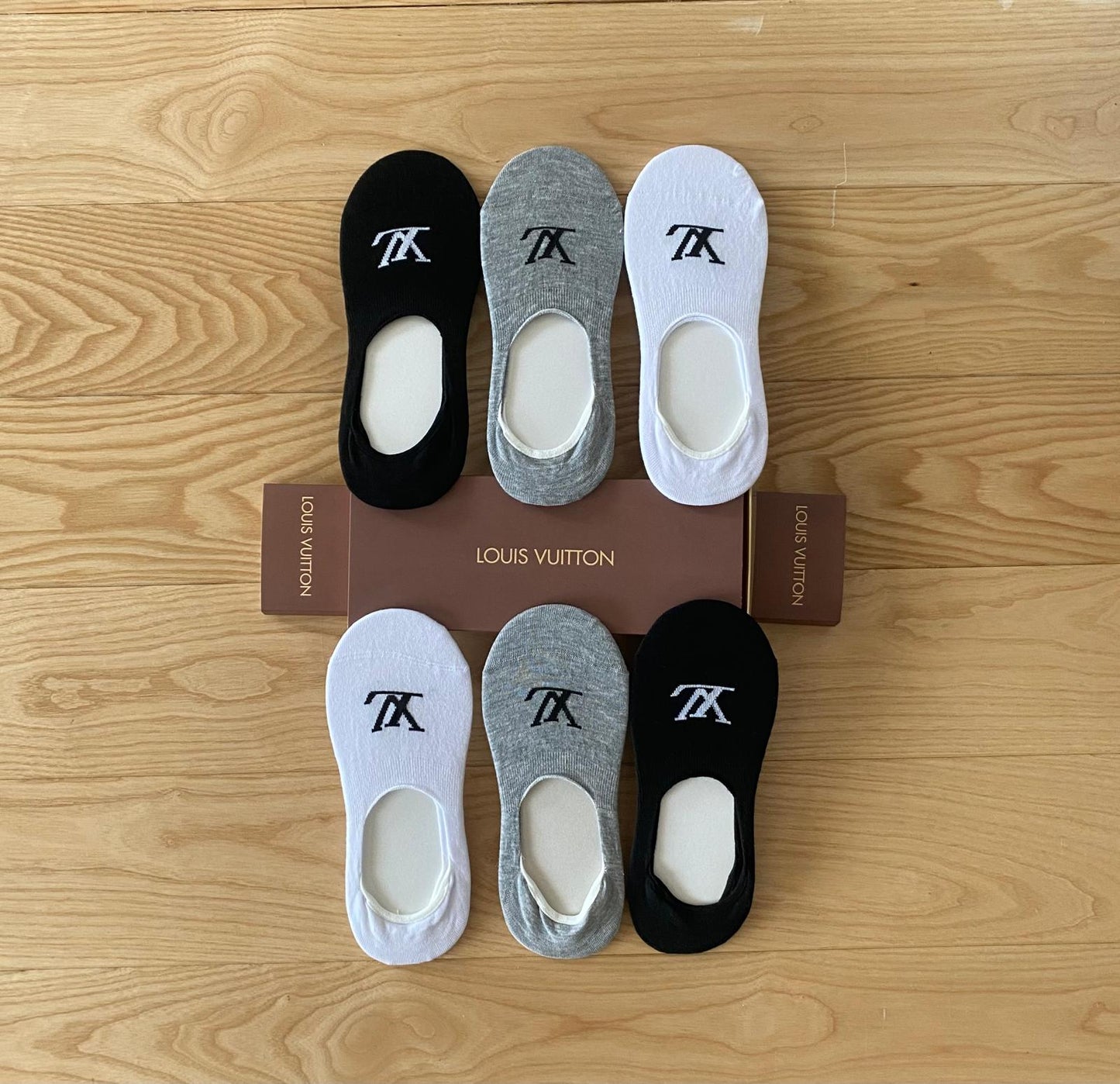 МЪЖКИ ЧОРАПИ LOUIS VUITTON 6 БРОЯ