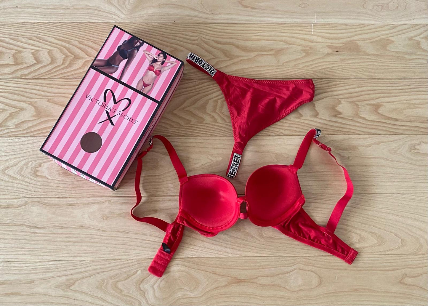 ДАМСКО БЕЛЬО VICTORIA'S SECRET