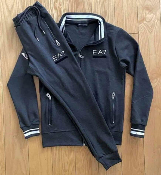 ЕКИП EMPORIO ARMANI