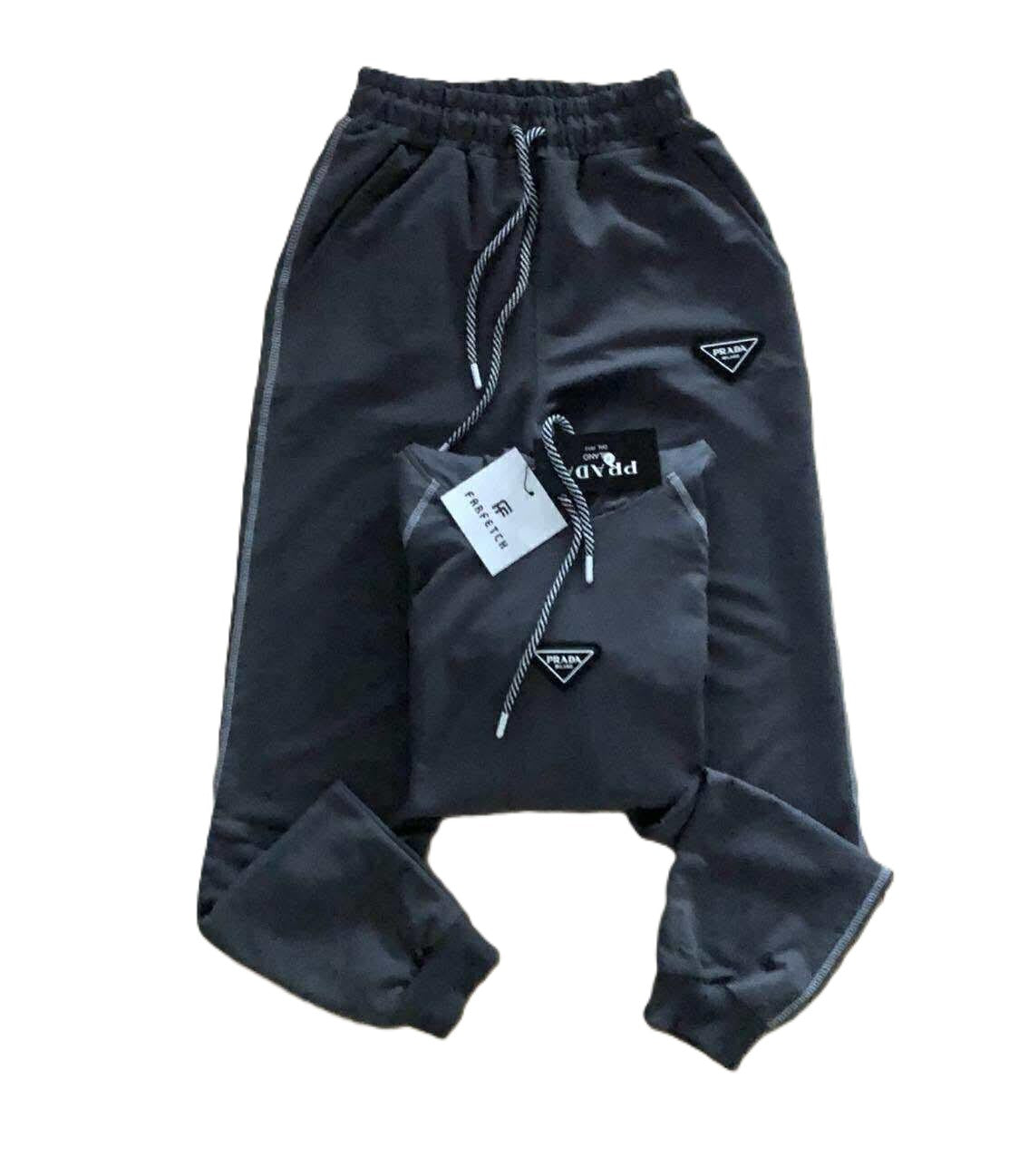 Сив спортен екип  – Prada