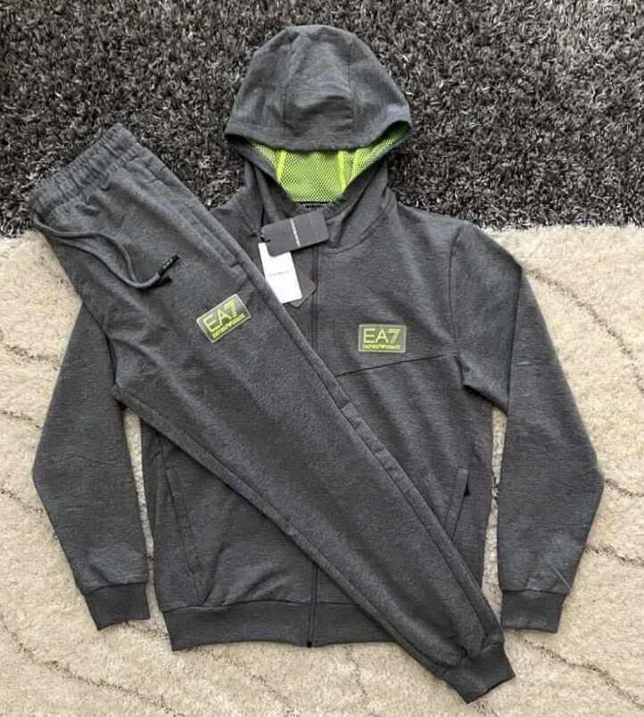 Cпортен екип Emporio Armani EA7