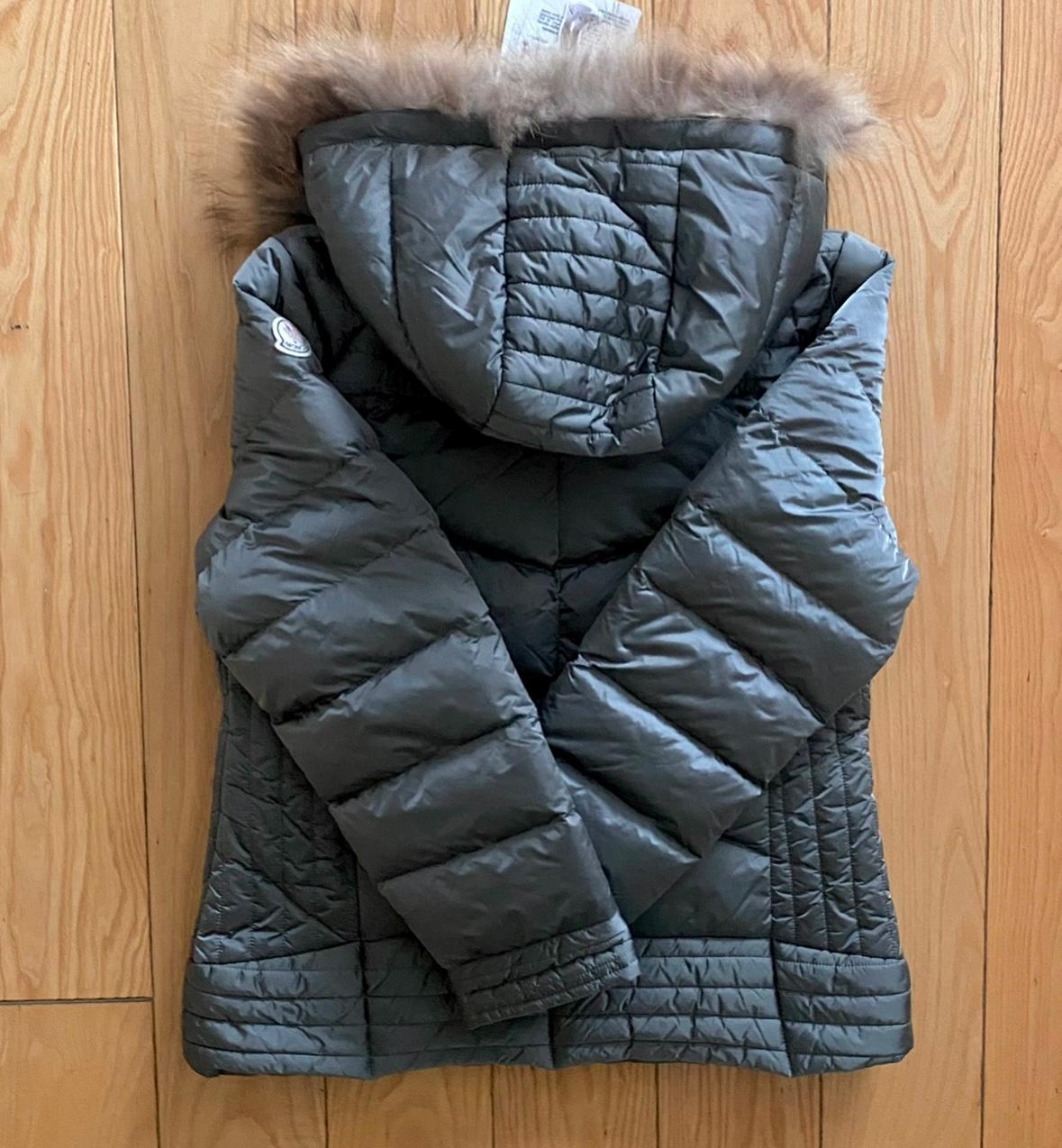 ДАМСКО ЗИМНО ЯКЕ MОNCLER