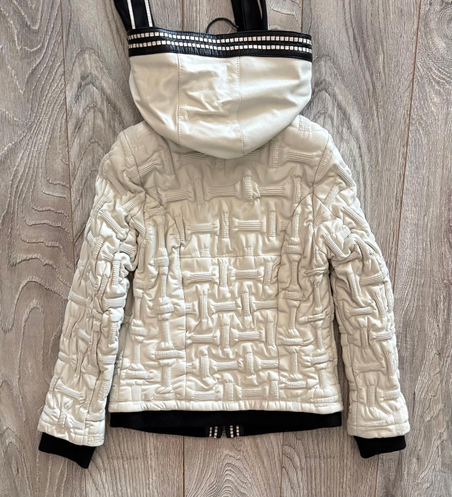 ДАМСКО КОЖЕНО ЯКЕ BURBERRY